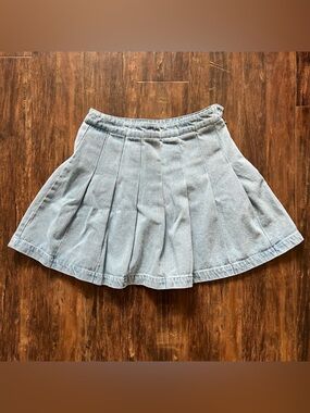 Small Denim Pleated F21 Skirt